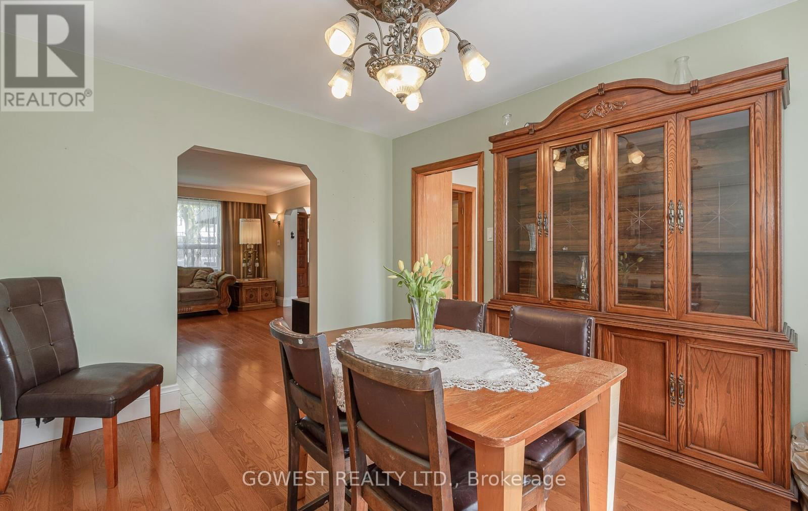 118 TREEVIEW DRIVE Image 12