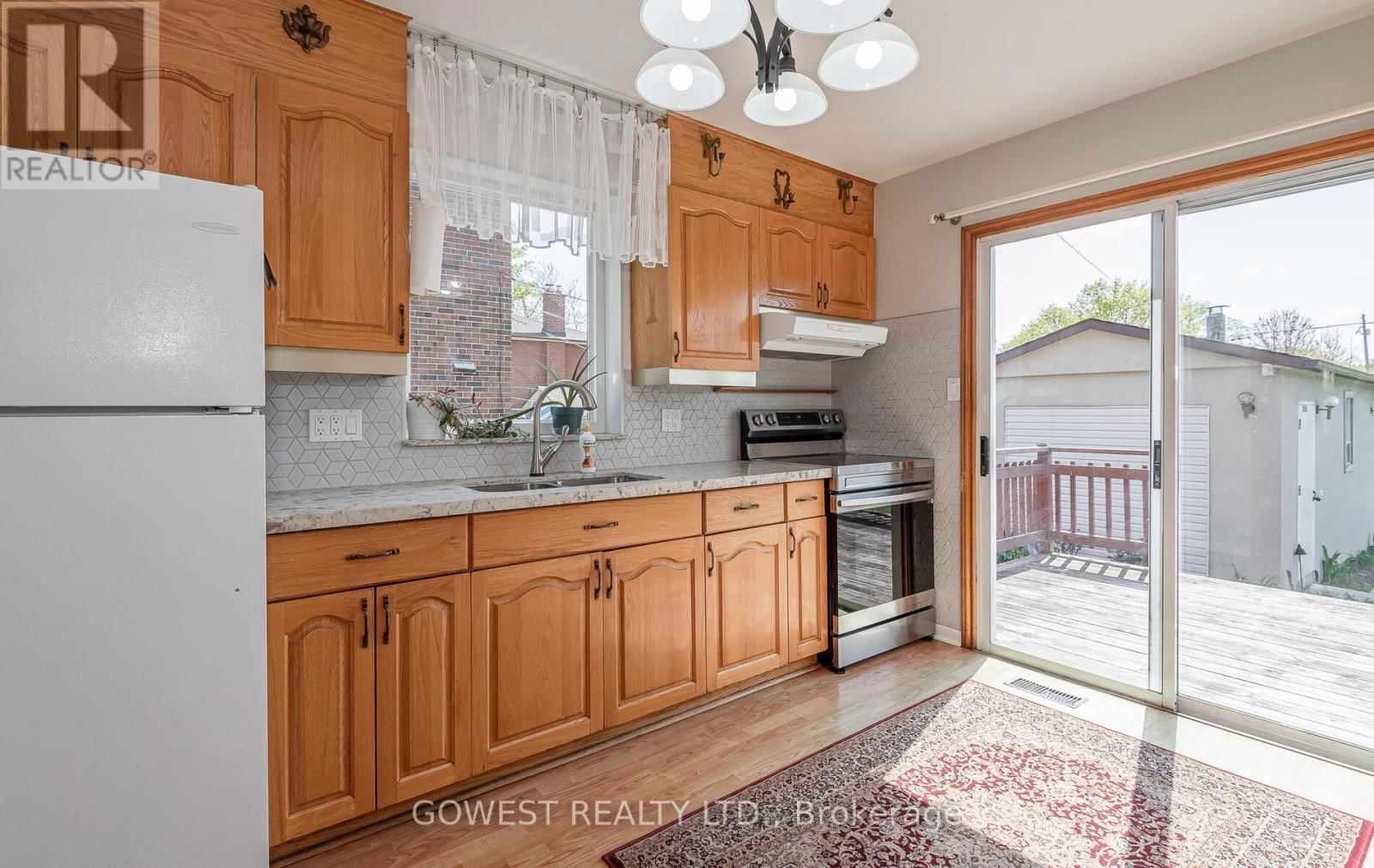 118 TREEVIEW DRIVE Image 13