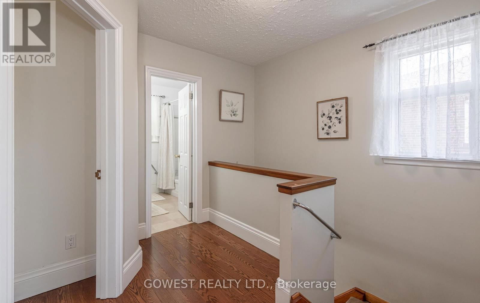 118 TREEVIEW DRIVE Image 17