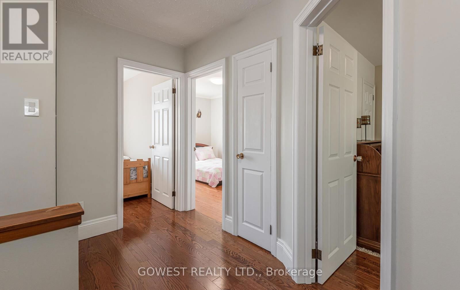 118 TREEVIEW DRIVE Image 18