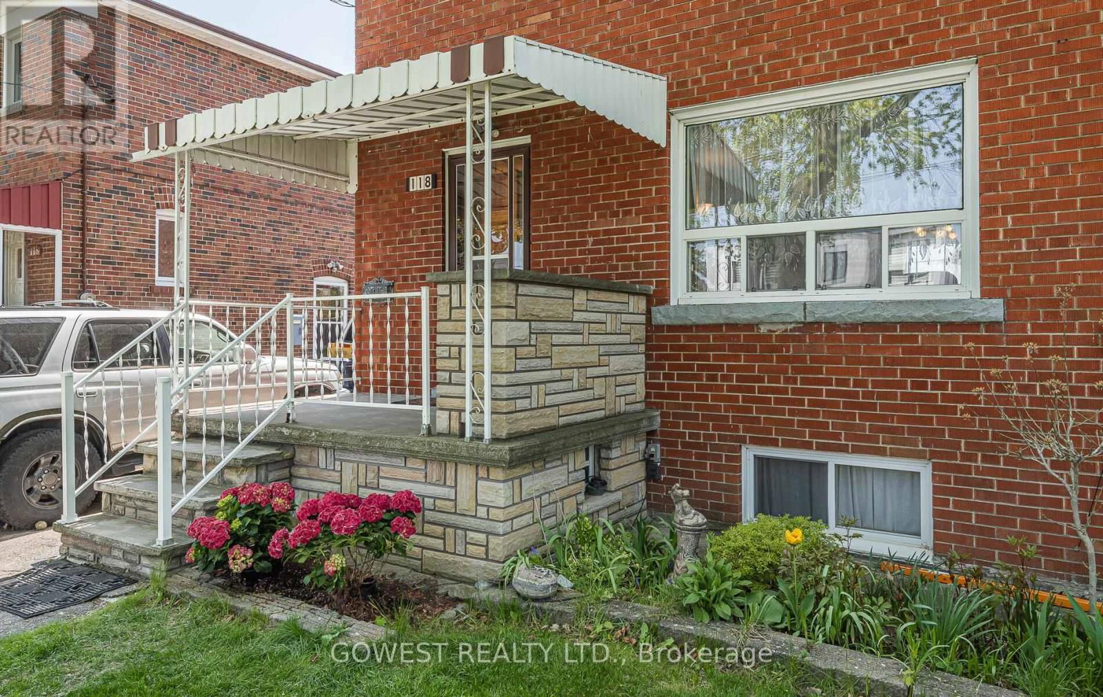 118 TREEVIEW DRIVE Image 3