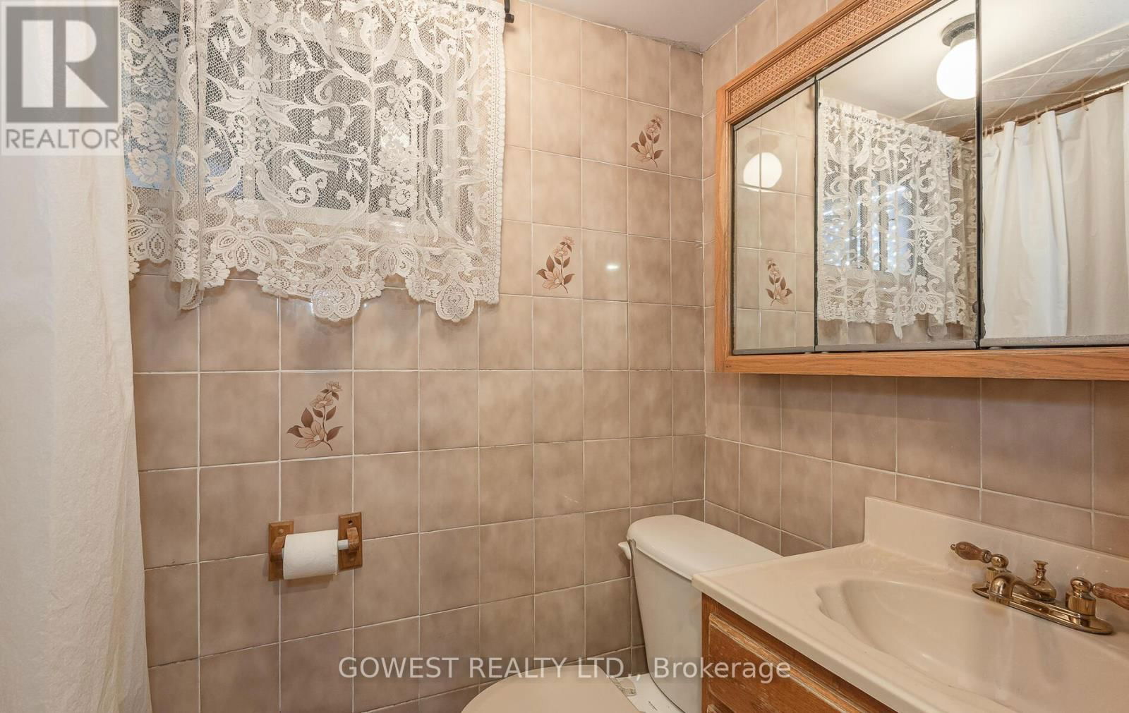 118 TREEVIEW DRIVE Image 31