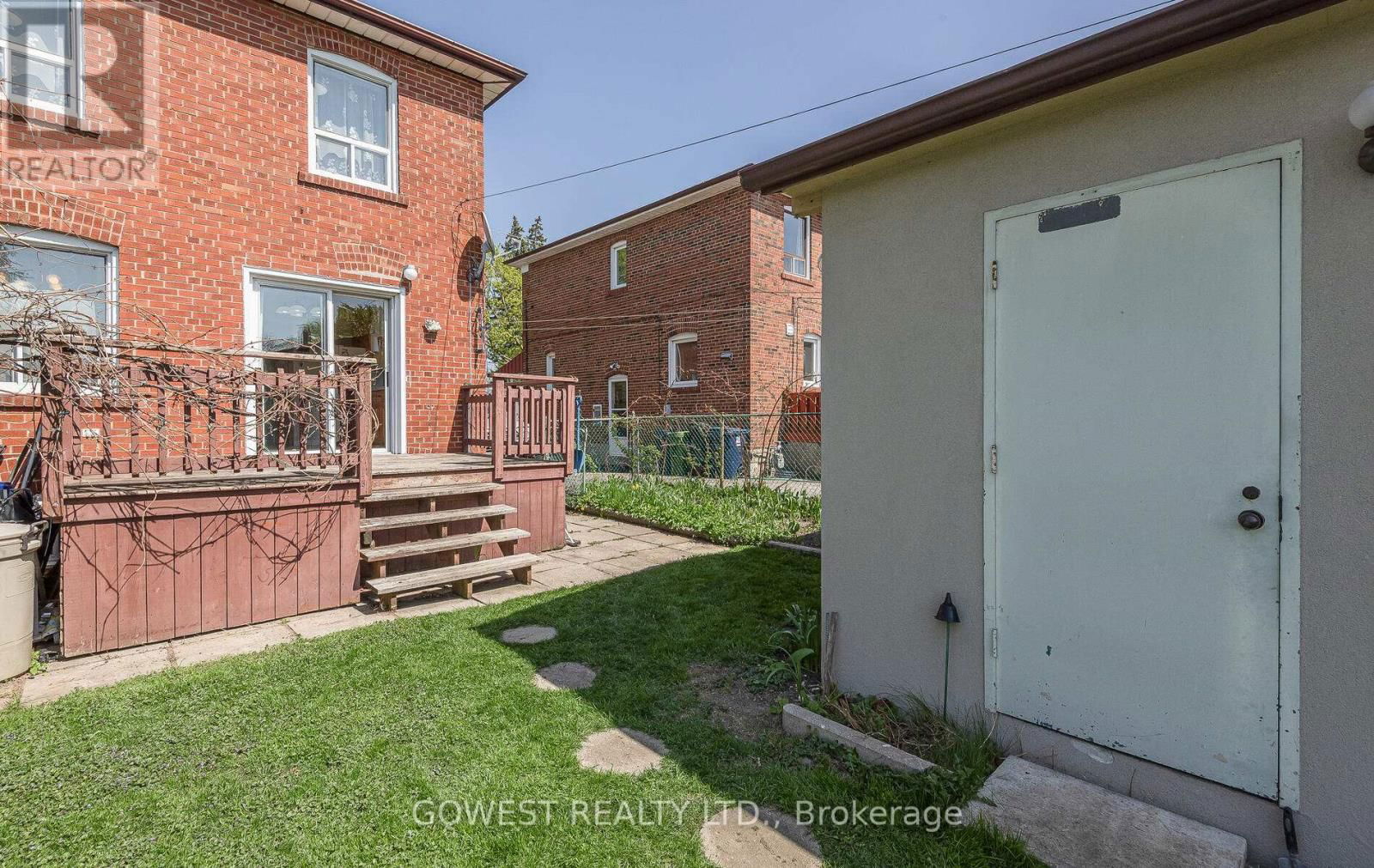 118 TREEVIEW DRIVE Image 33
