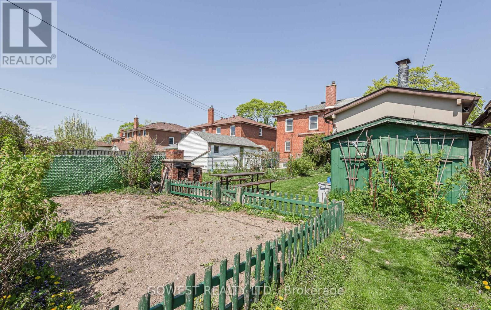 118 TREEVIEW DRIVE Image 38