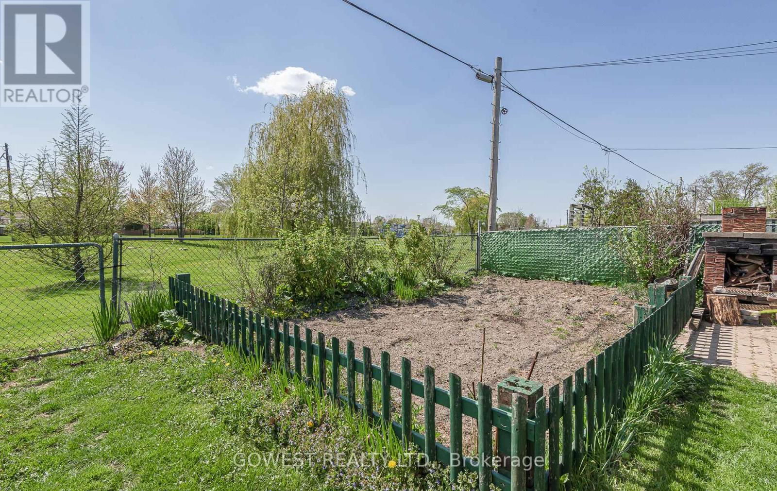 118 TREEVIEW DRIVE Image 39