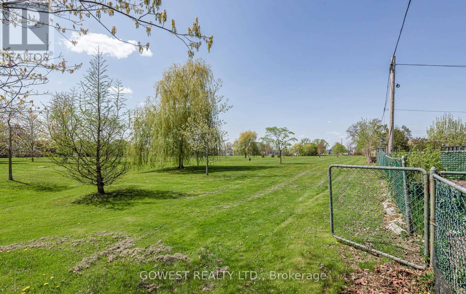 118 TREEVIEW DRIVE Image 42