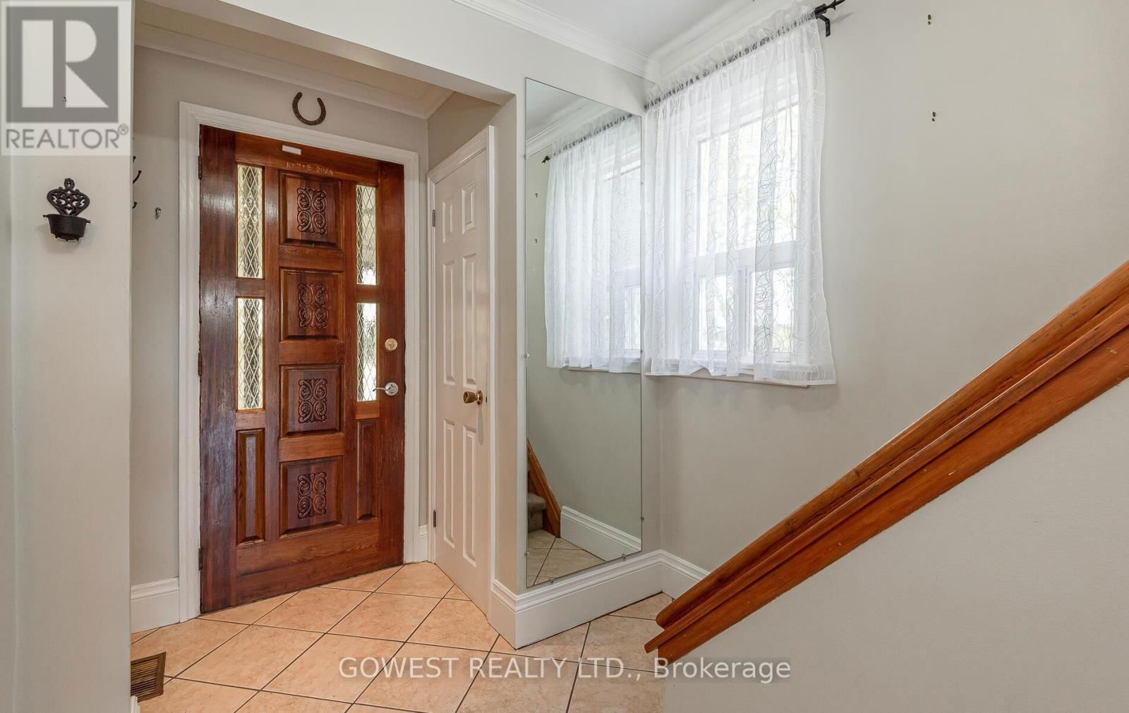 118 TREEVIEW DRIVE Image 5