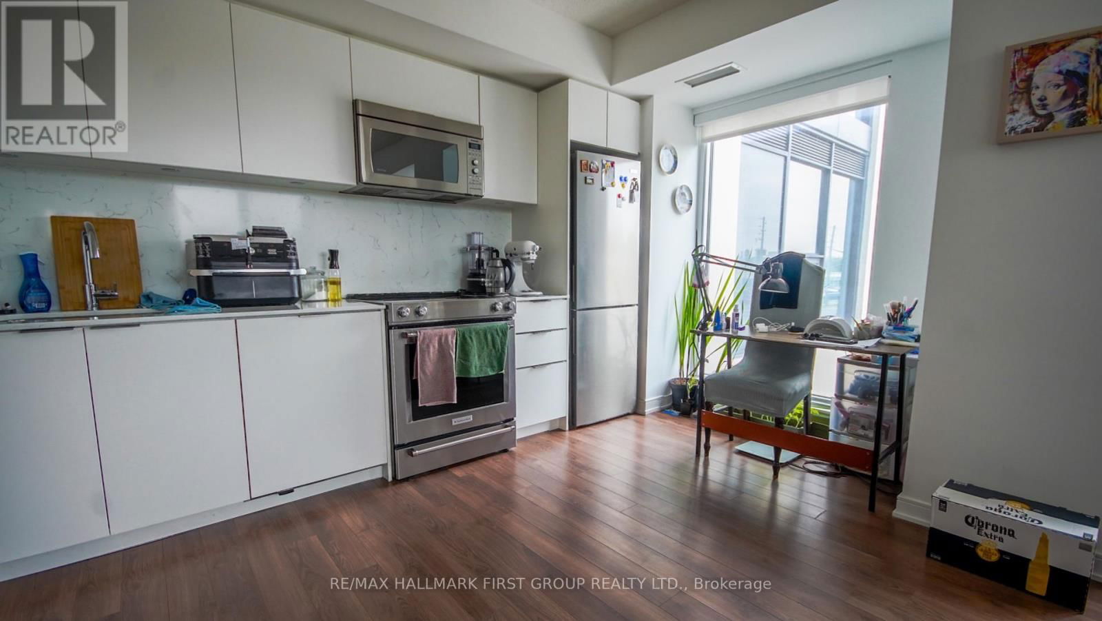 203 - 30 SAMUEL WOOD WAY Image 1