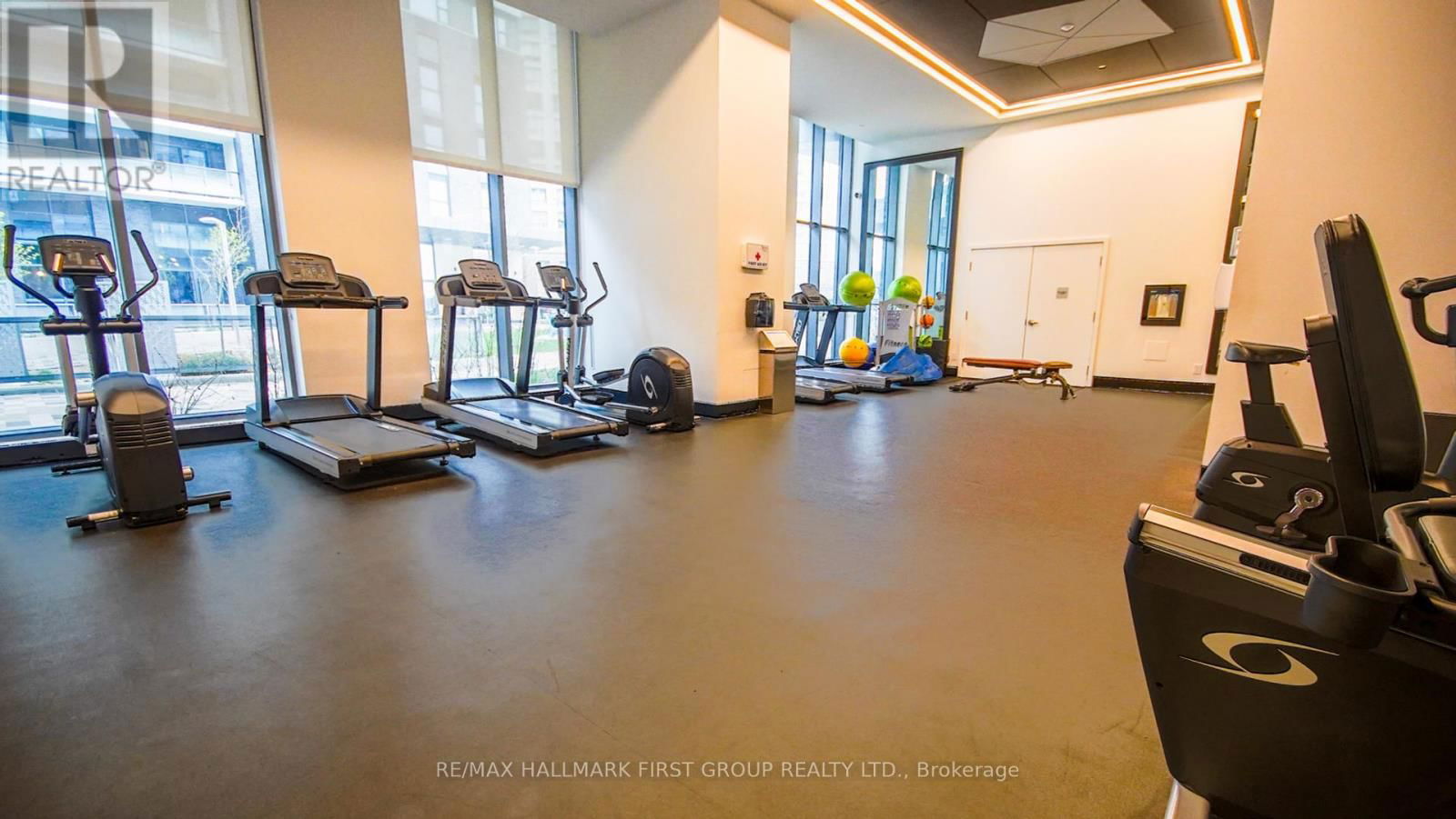 203 - 30 SAMUEL WOOD WAY Image 11