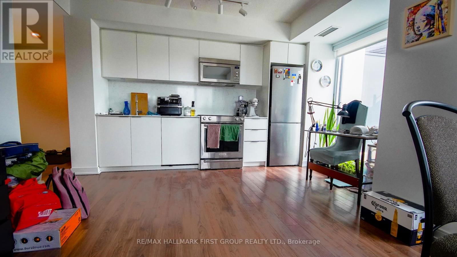 203 - 30 SAMUEL WOOD WAY Image 2