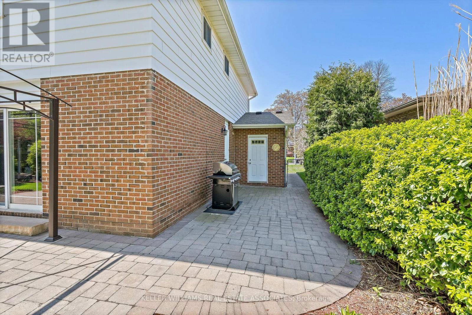 87 MARY STREET Image 32