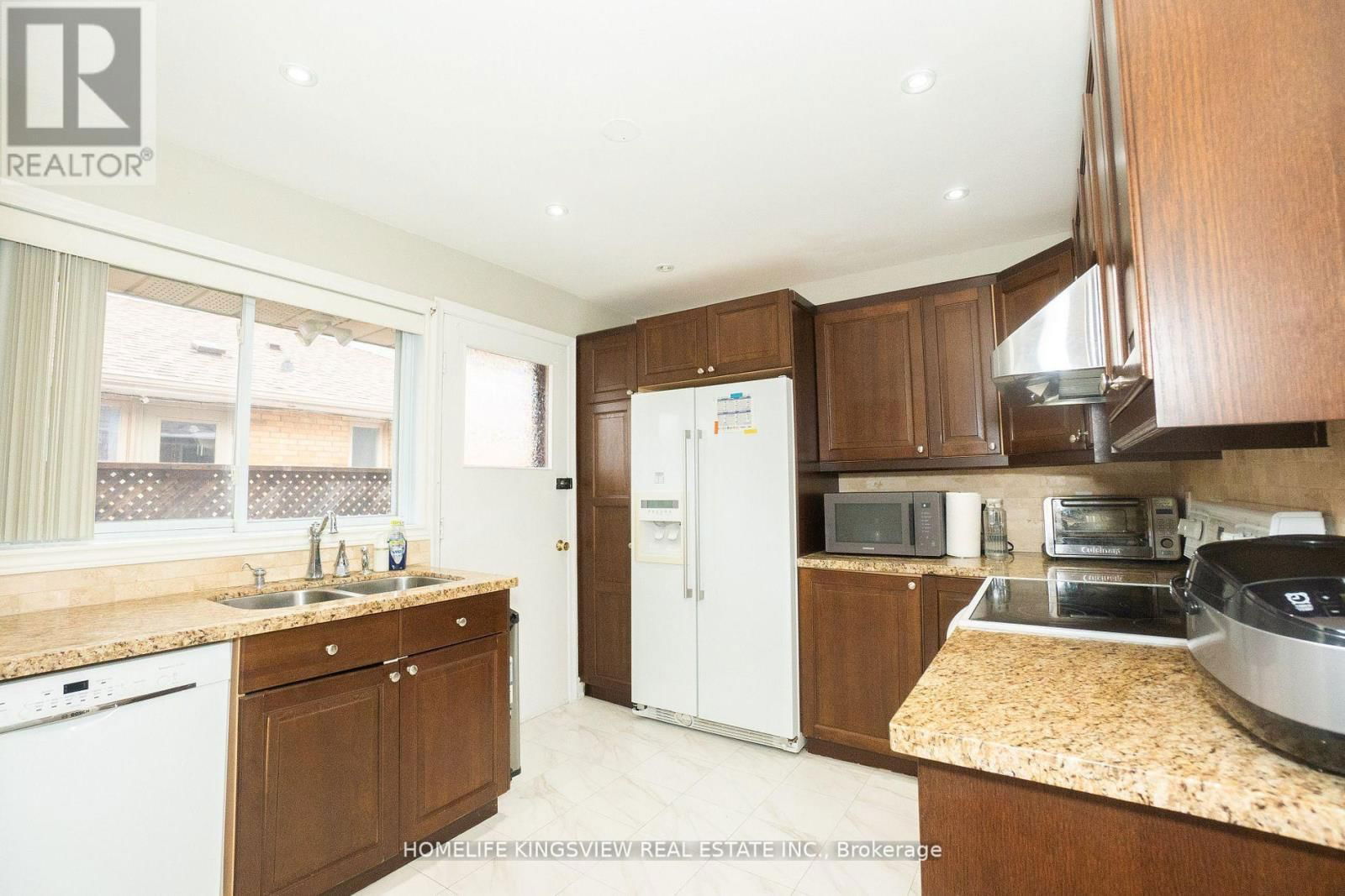 3 CRENDON DRIVE Image 10