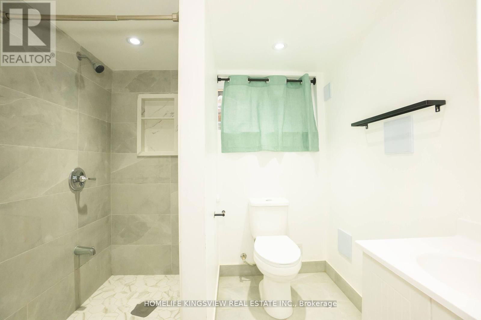 3 CRENDON DRIVE Image 25