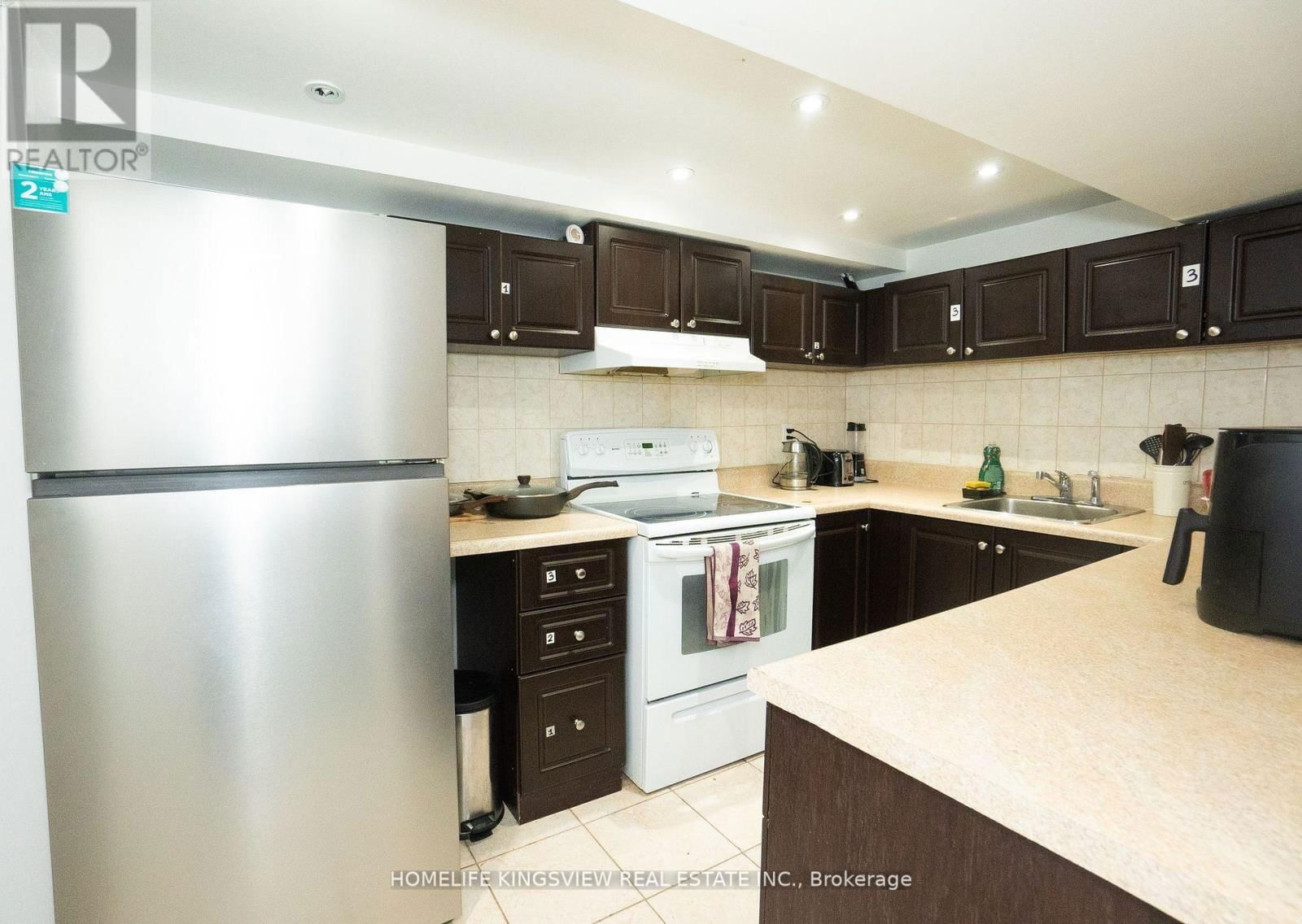 3 CRENDON DRIVE Image 27