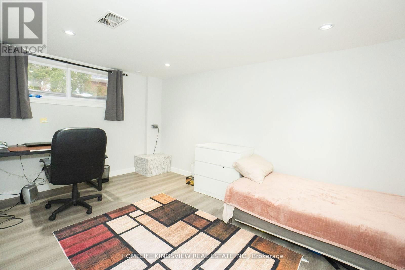 3 CRENDON DRIVE Image 34
