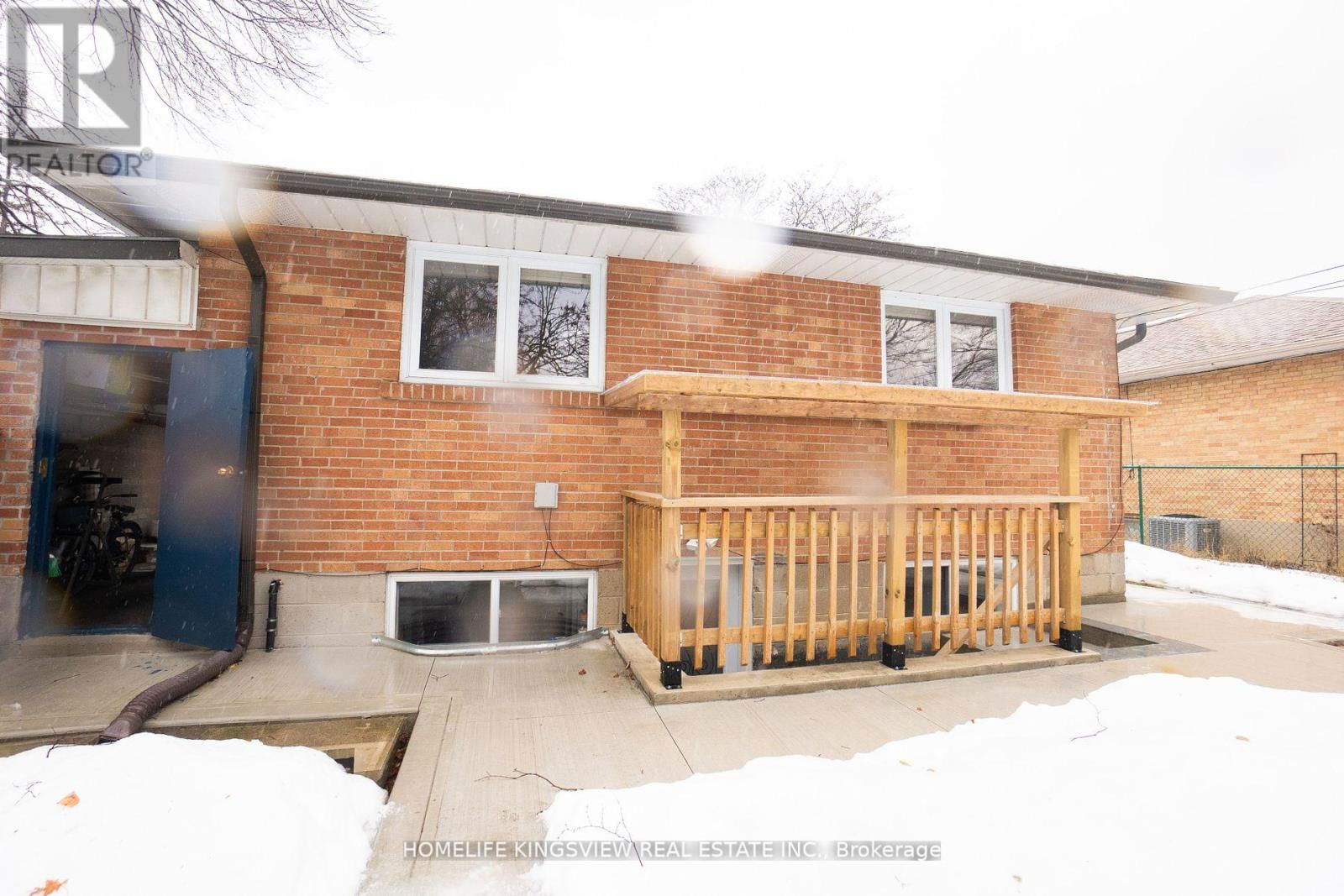 3 CRENDON DRIVE Image 35