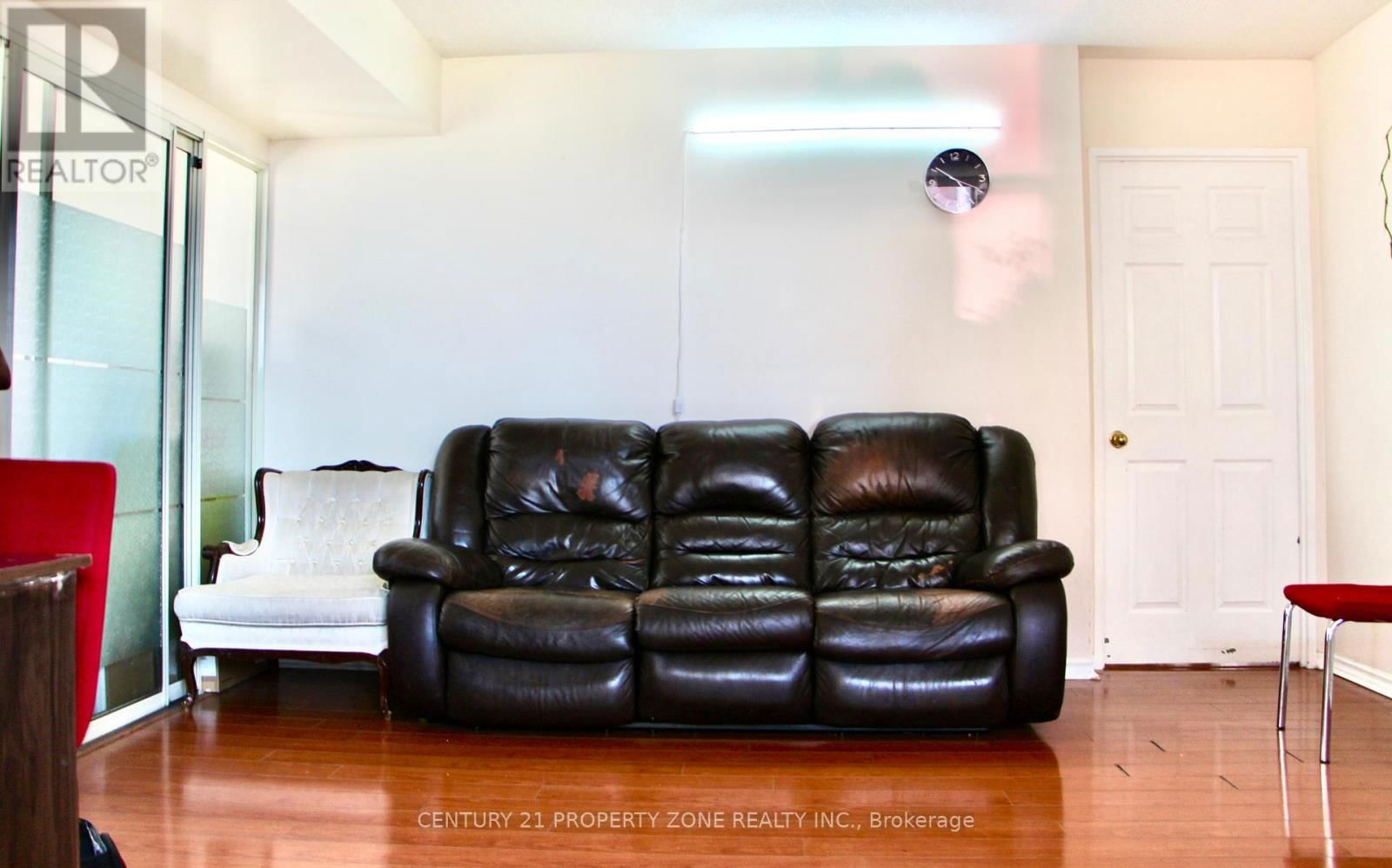 1410 - 285 ENFIELD PLACE Image 12