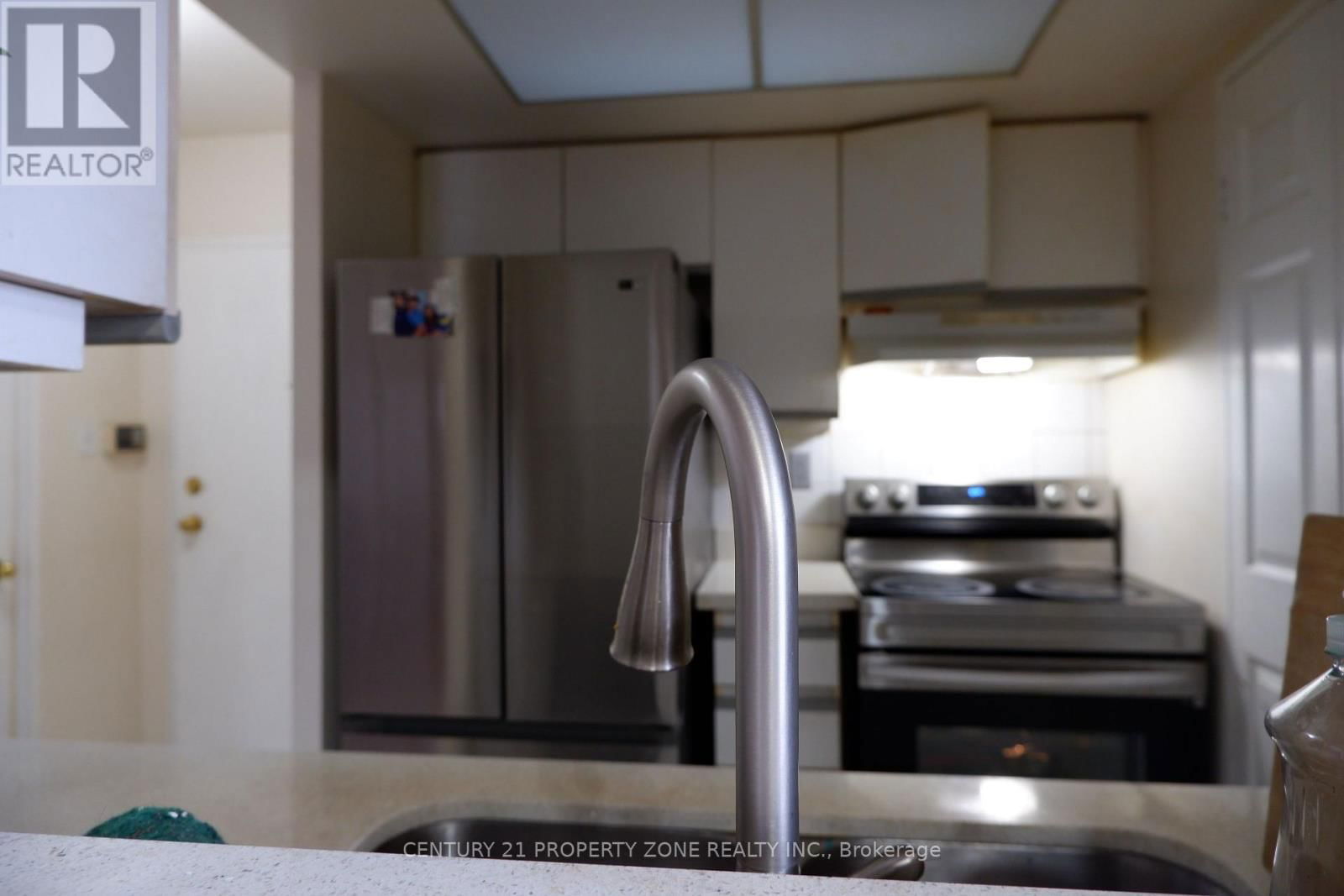 1410 - 285 ENFIELD PLACE Image 3