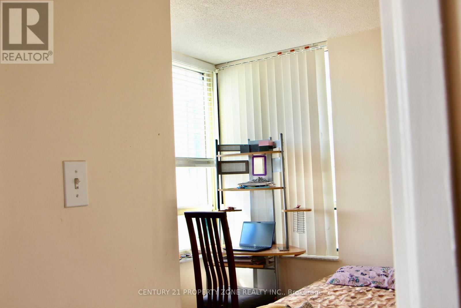 1410 - 285 ENFIELD PLACE Image 33