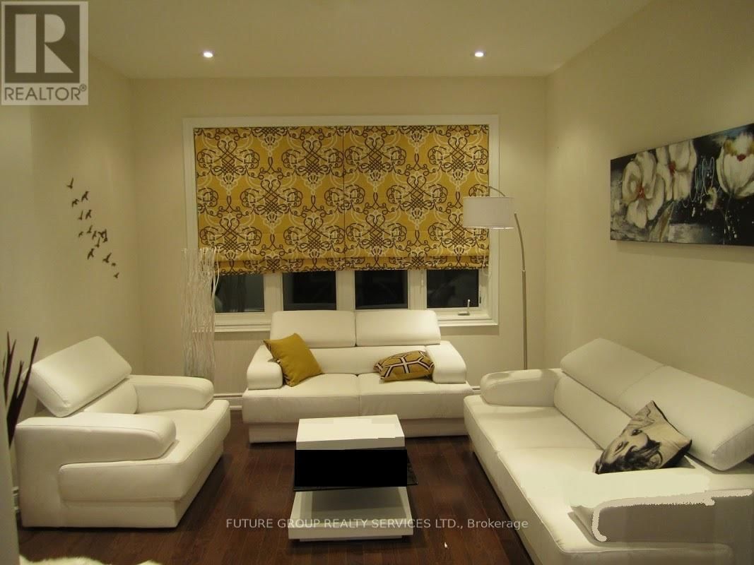 58 MEDITERRANEAN CRESCENT Image 3