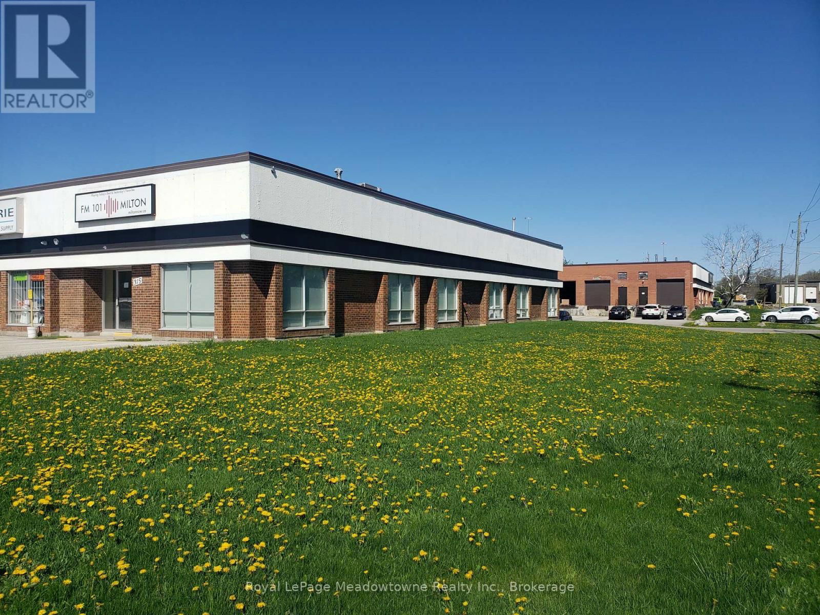 315 STEELES AVENUE EAST Image 1
