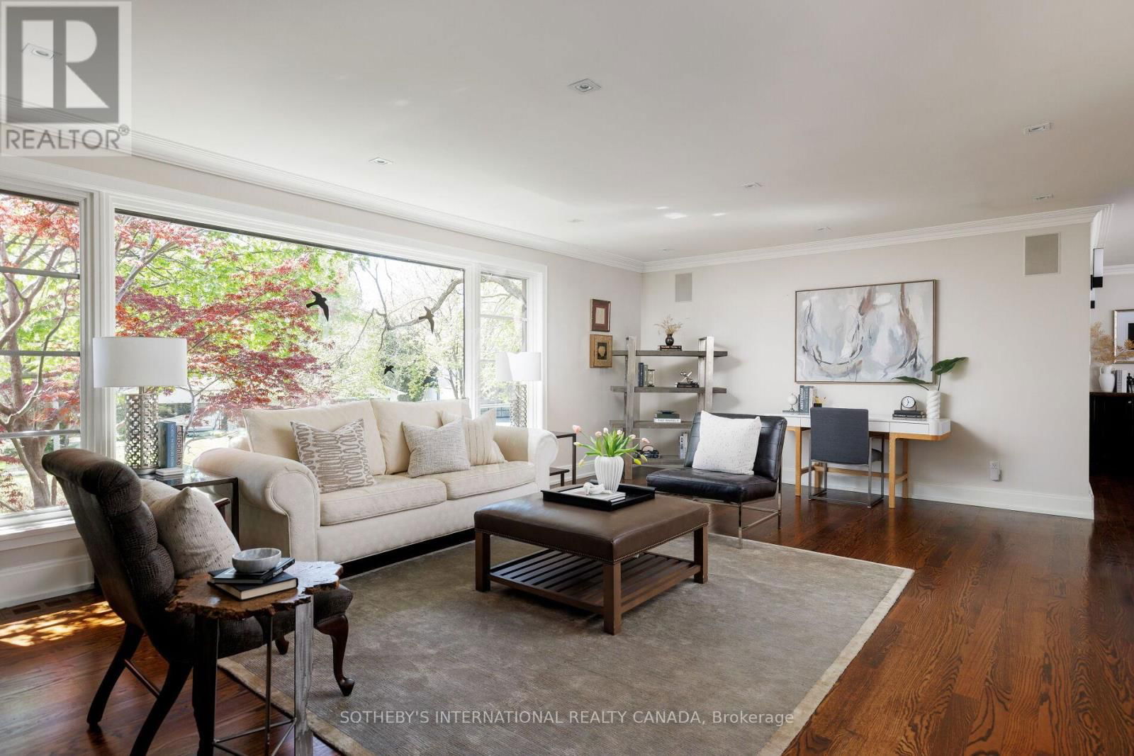 14 PLUMBSTEAD COURT Image 10
