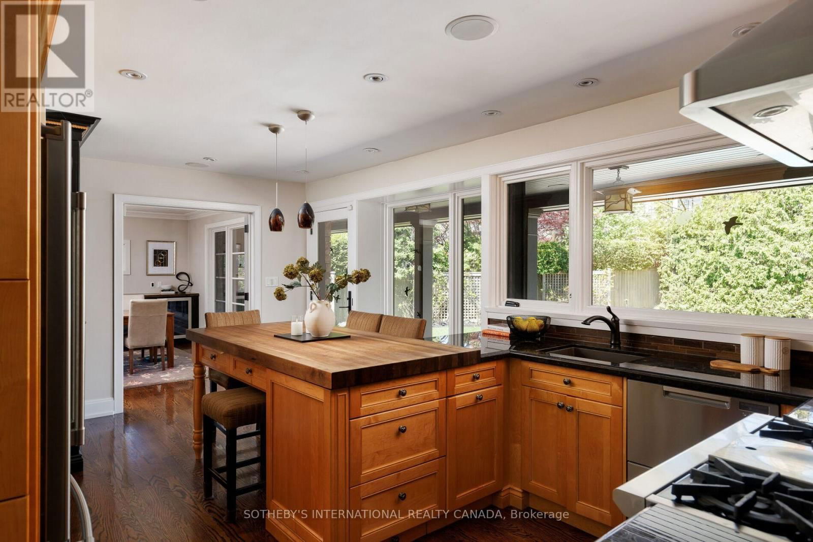 14 PLUMBSTEAD COURT Image 22