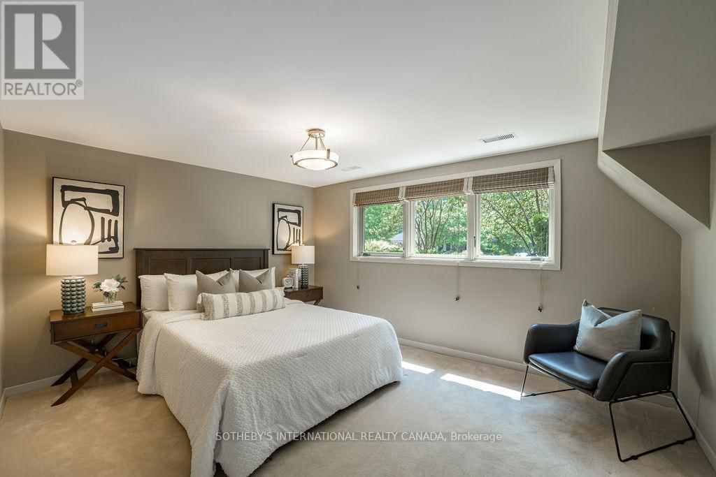 14 PLUMBSTEAD COURT Image 33