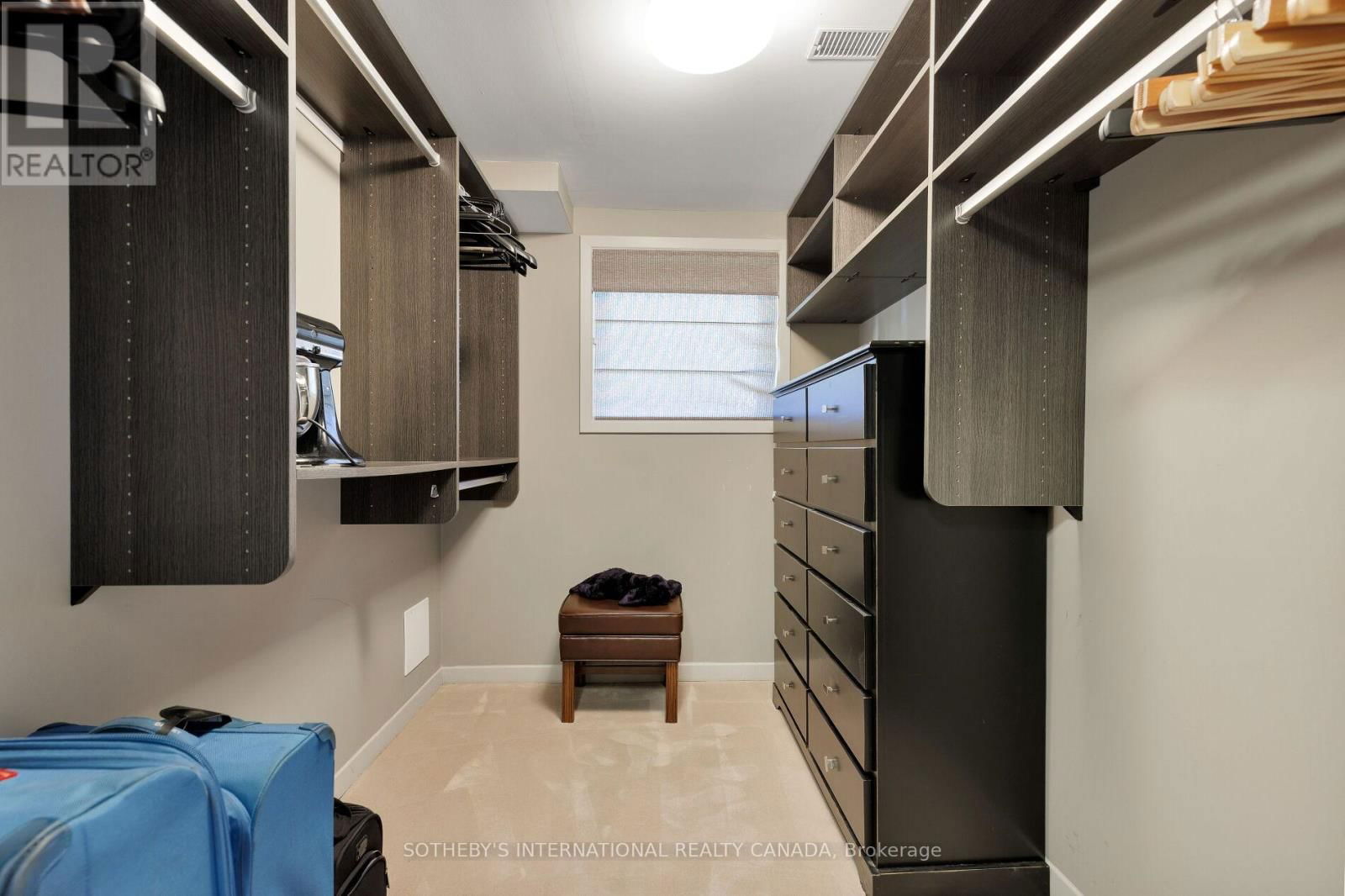 14 PLUMBSTEAD COURT Image 34