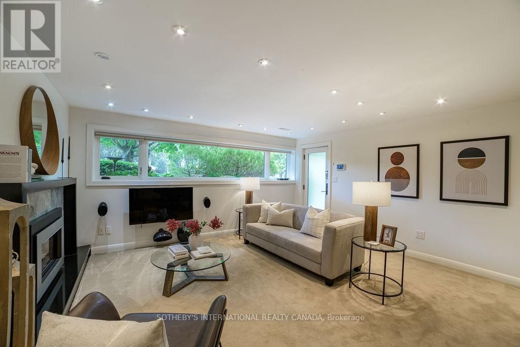 14 PLUMBSTEAD COURT Image 36