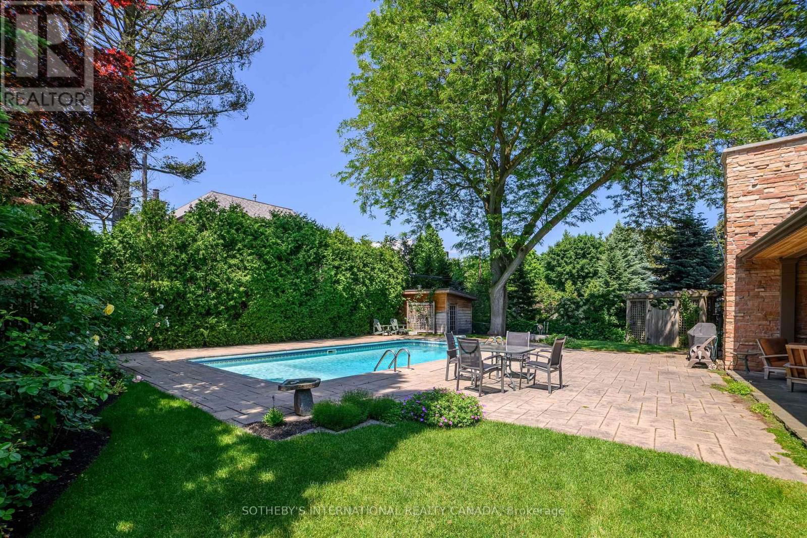 14 PLUMBSTEAD COURT Image 43