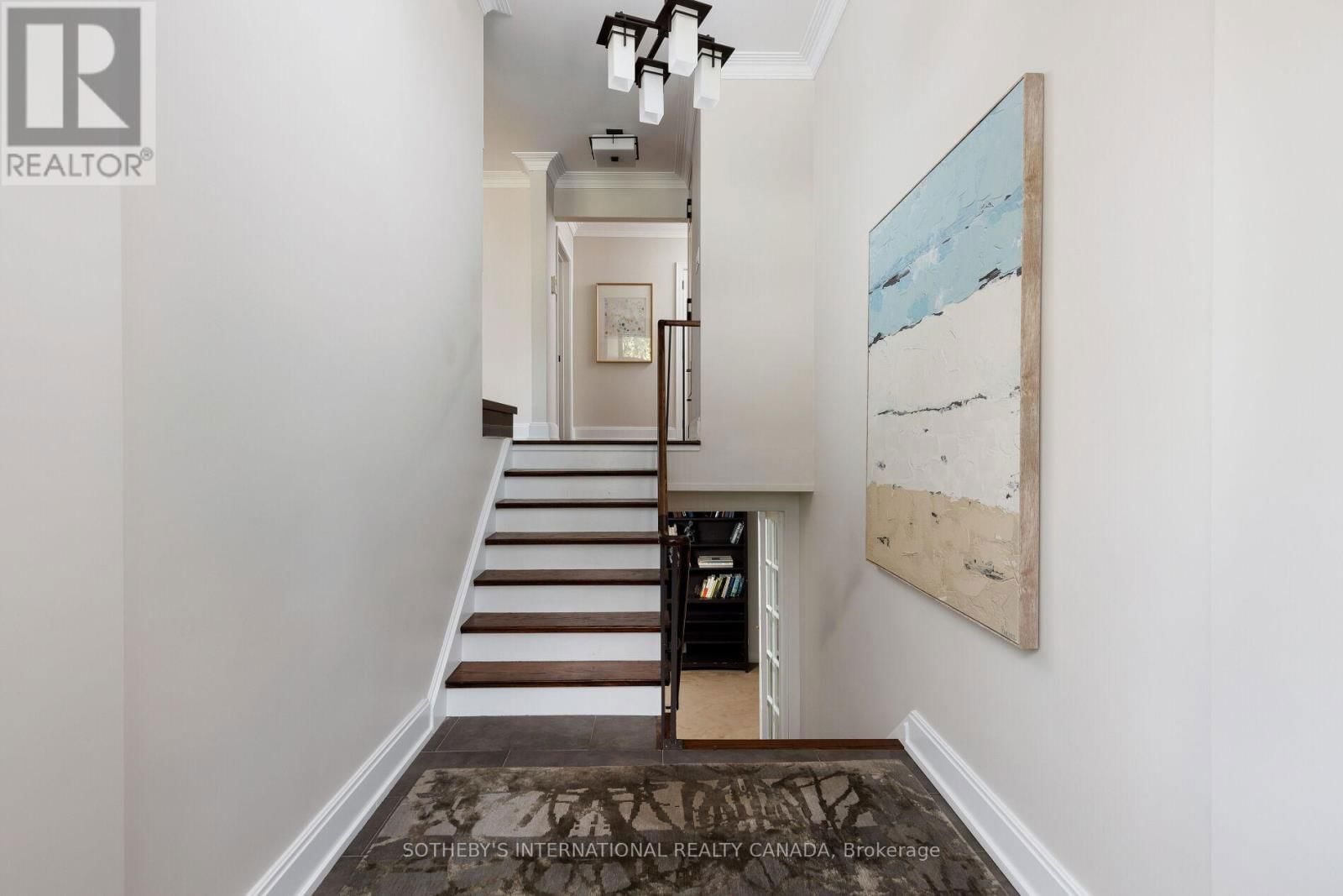 14 PLUMBSTEAD COURT Image 9