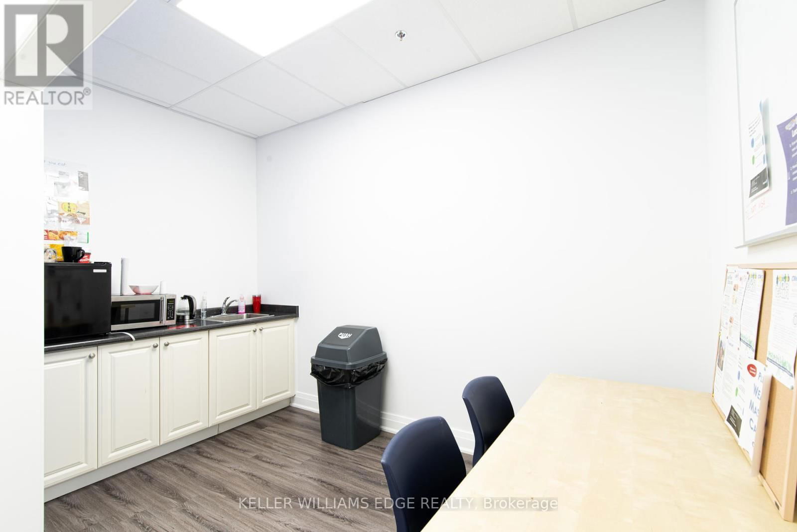 308-309 - DUNDAS STREET WEST Image 21