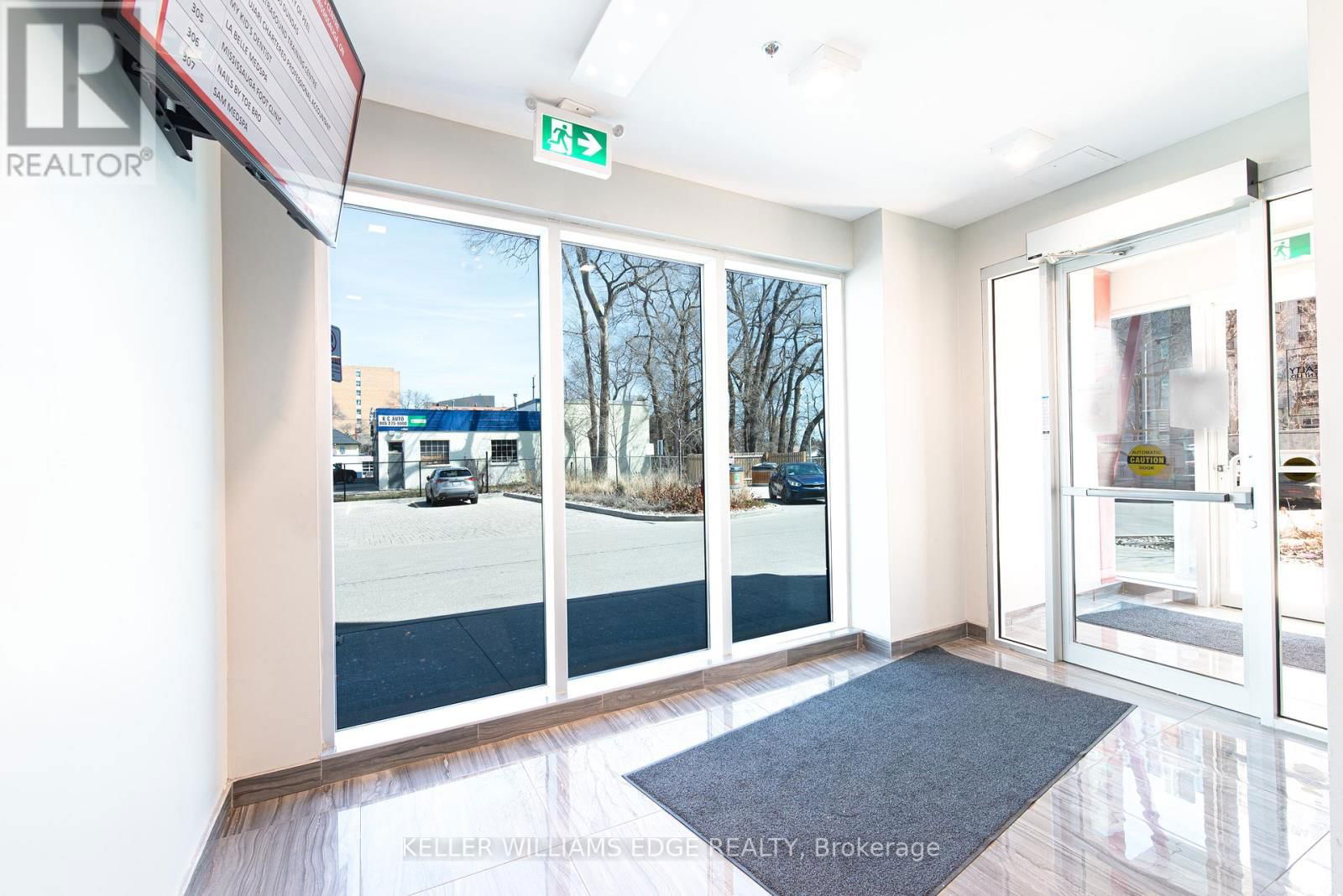 308-309 - DUNDAS STREET WEST Image 8