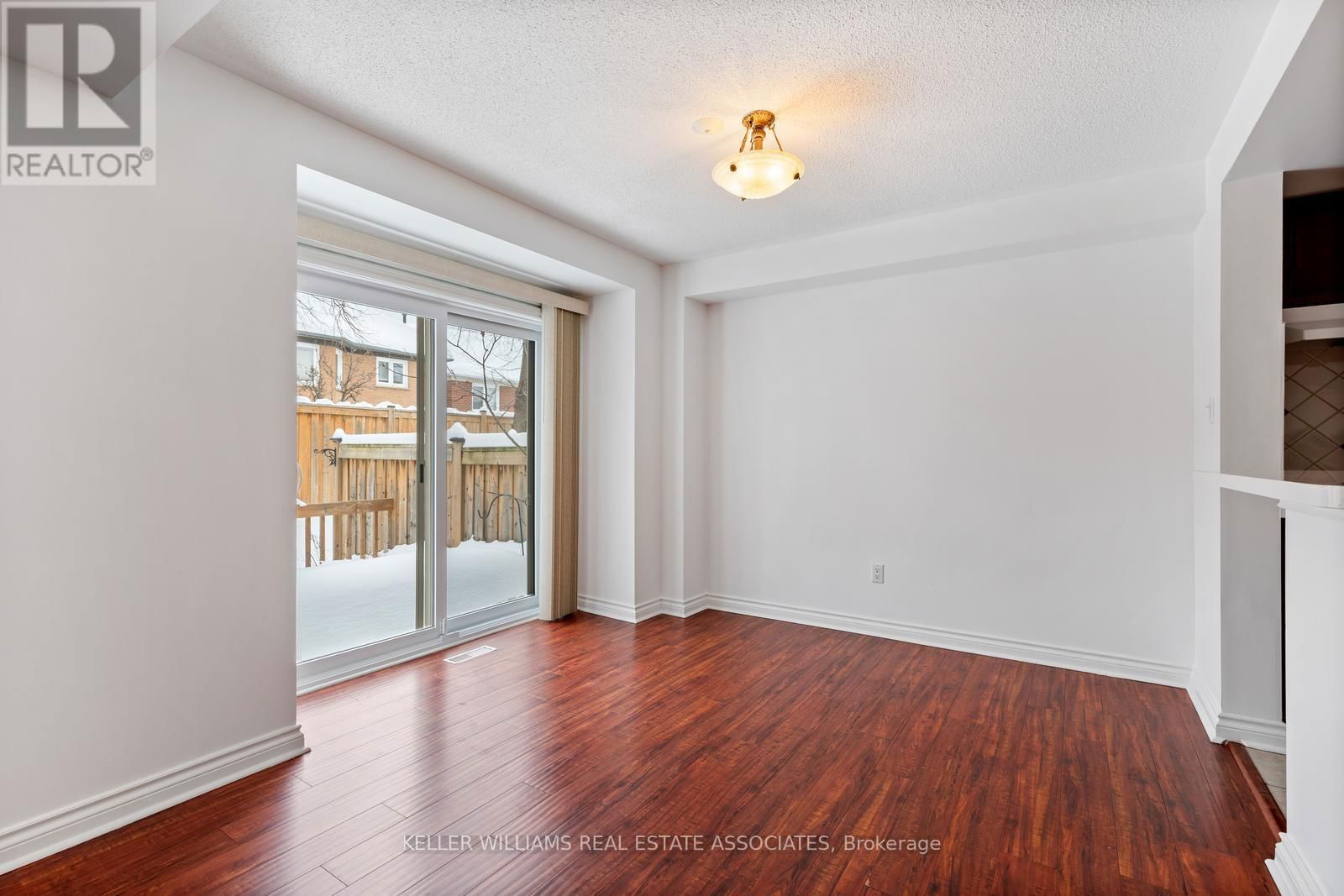 60 - 5480 GLEN ERIN DRIVE Image 10