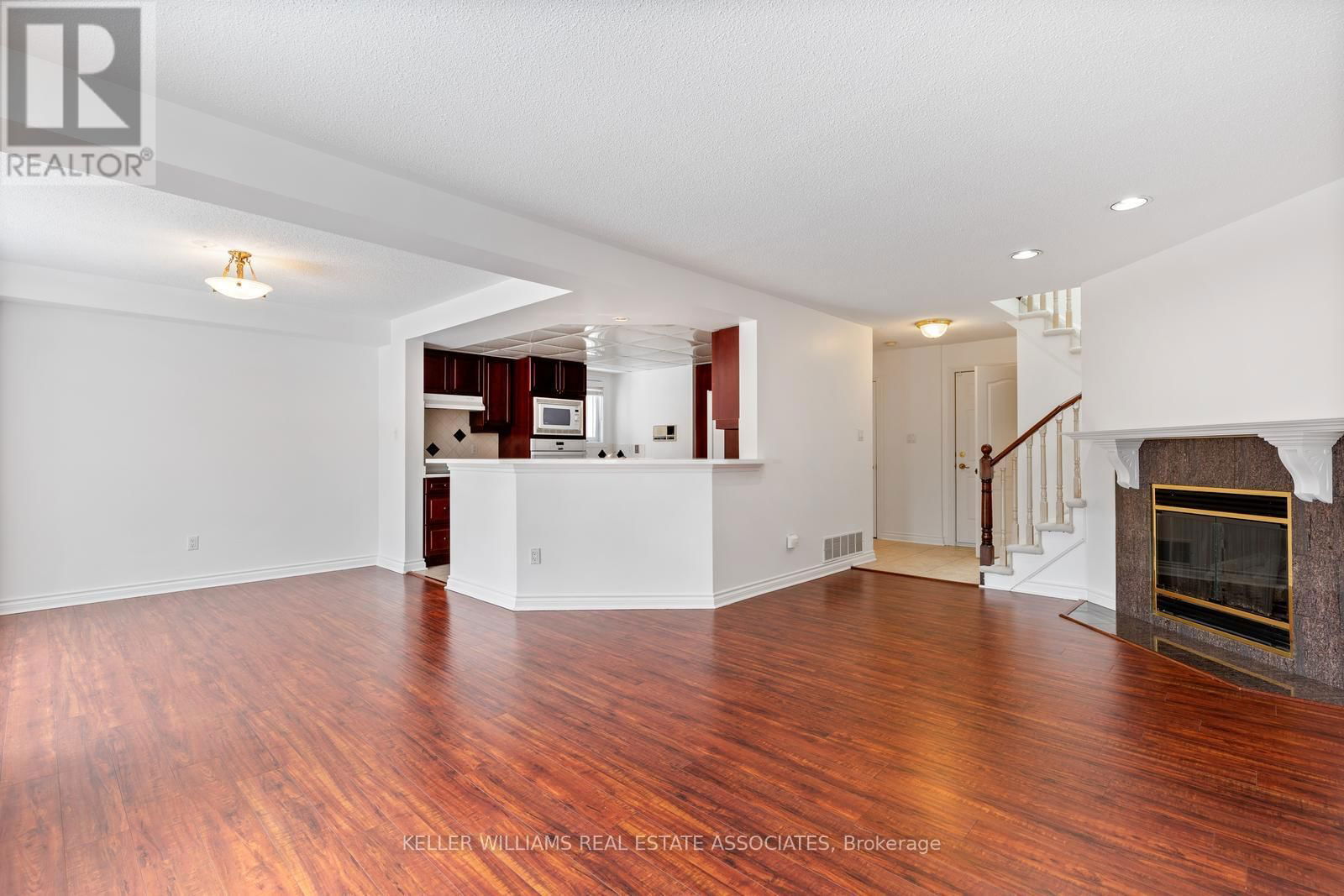 60 - 5480 GLEN ERIN DRIVE Image 7