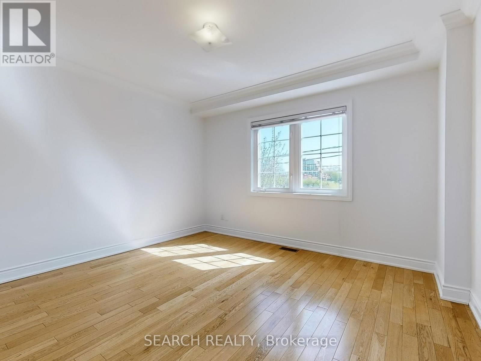 Upper - 150 MULOCK AVENUE Image 12