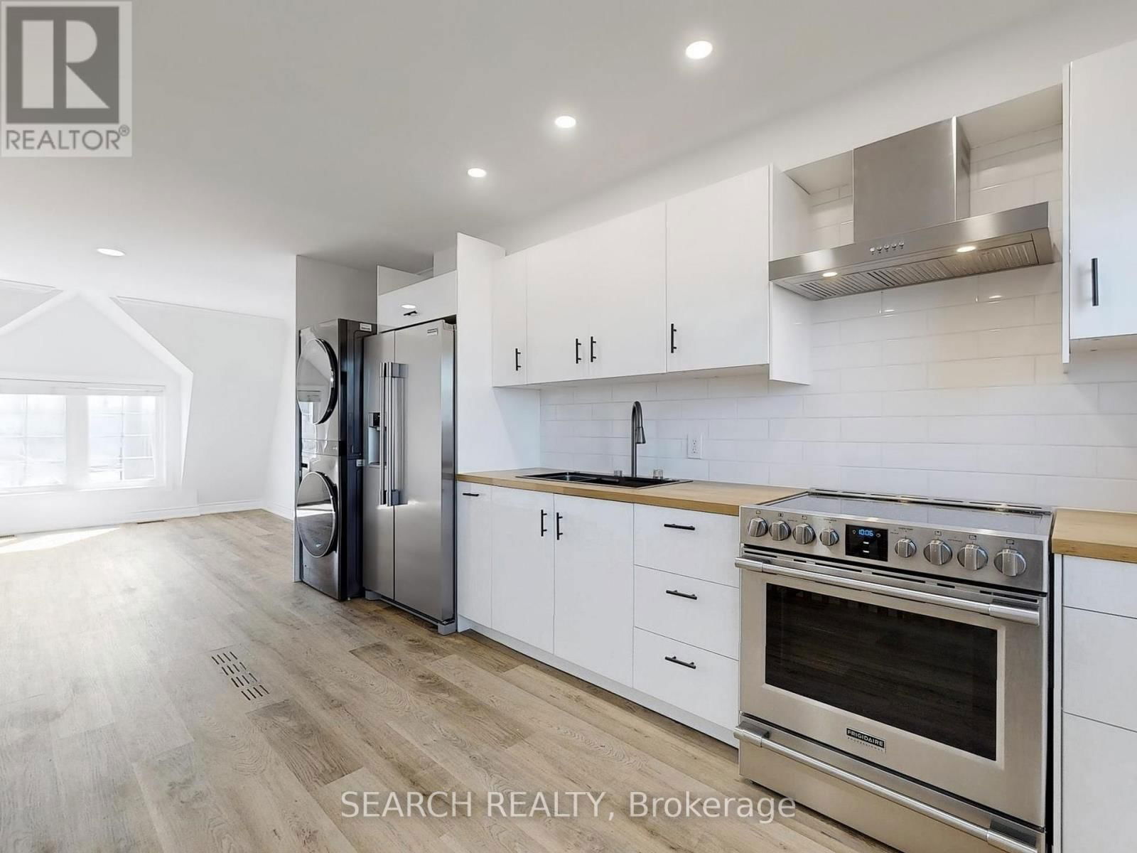 Upper - 150 MULOCK AVENUE Image 17