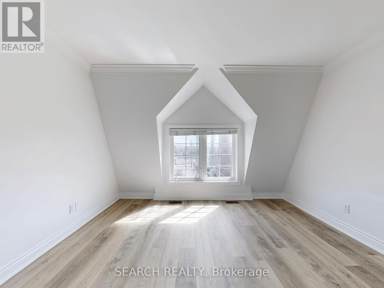 Upper - 150 MULOCK AVENUE Image 19