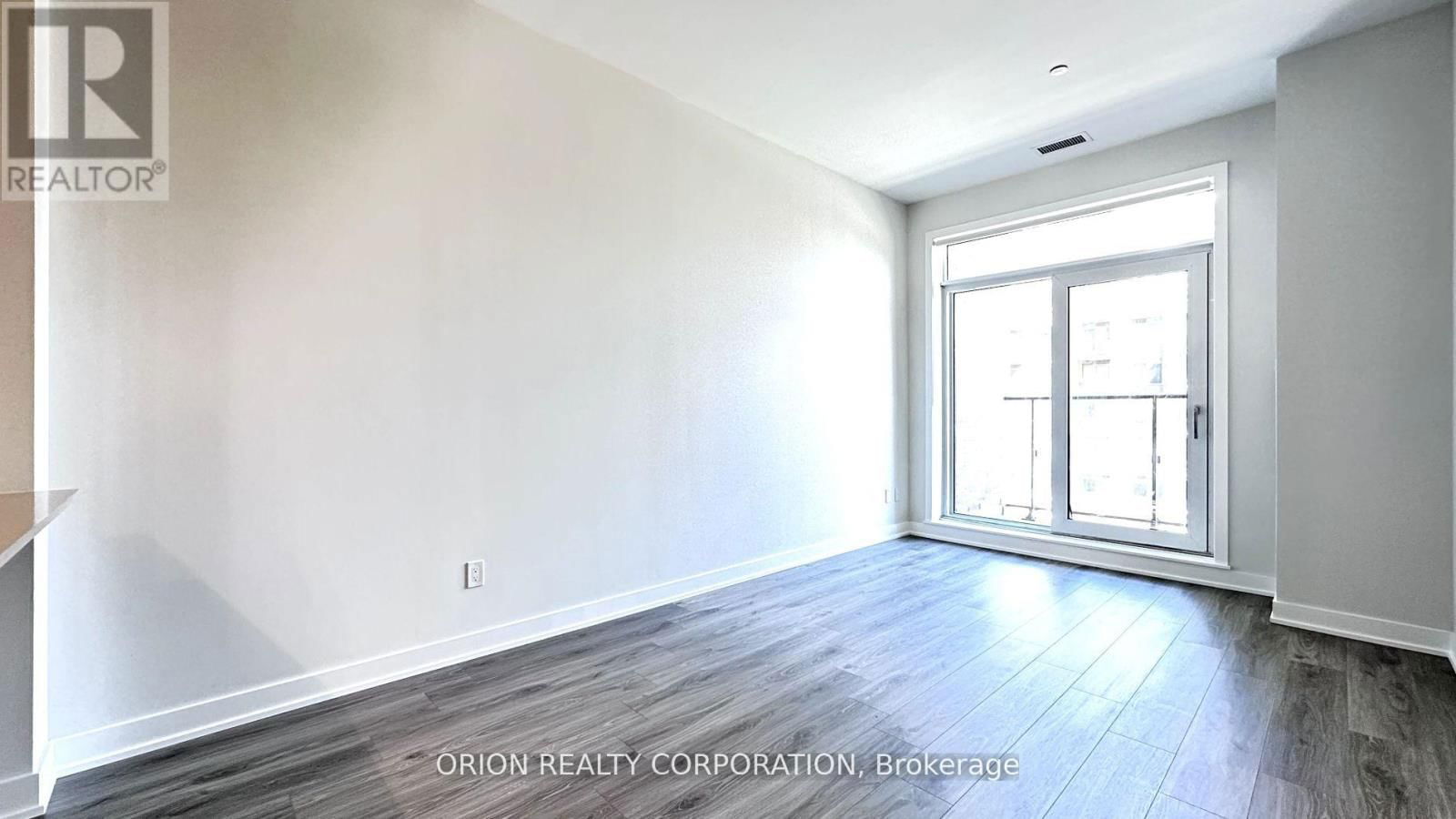 407 - 430 SQUARE ONE DRIVE Image 11