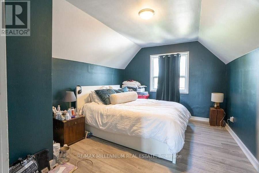 Upper - 17 GREENLAW AVENUE Image 12