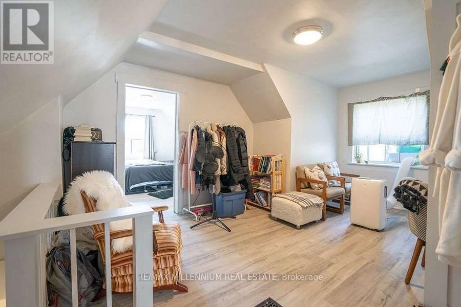 Upper - 17 GREENLAW AVENUE Image 14