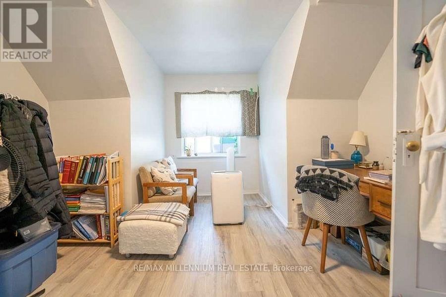 Upper - 17 GREENLAW AVENUE Image 15