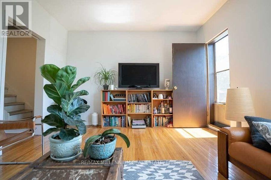Upper - 17 GREENLAW AVENUE Image 3