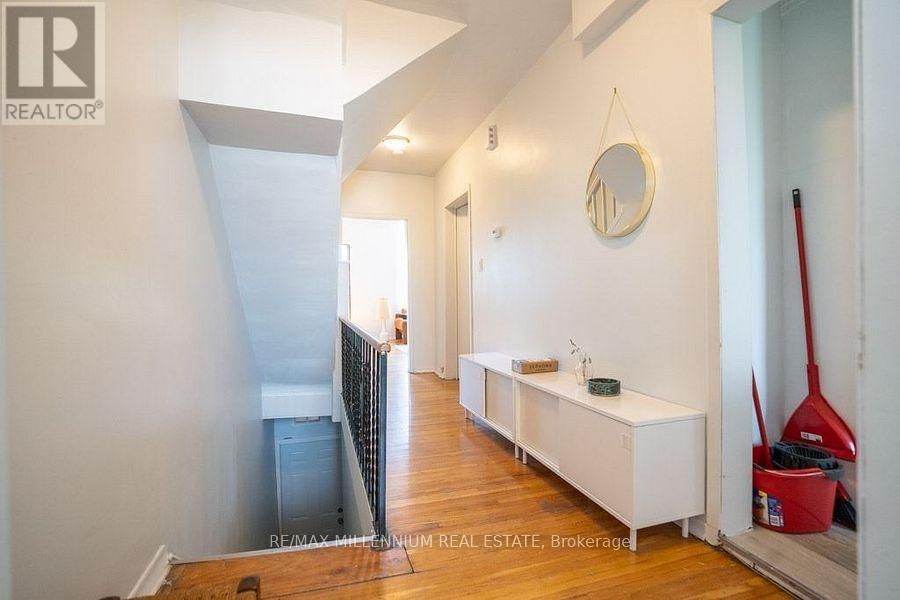 Upper - 17 GREENLAW AVENUE Image 6