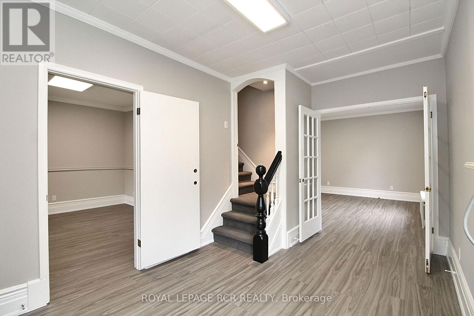 69 KING STREET WEST Image 9