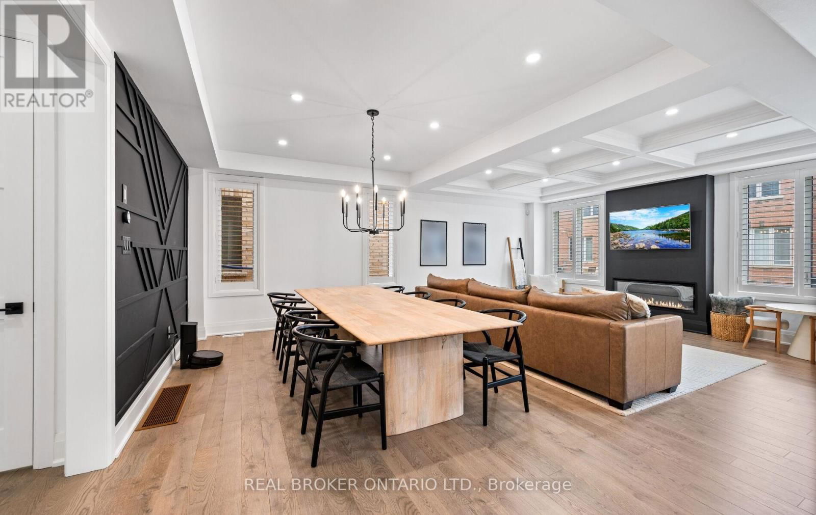 547 VETERANS DRIVE Image 10