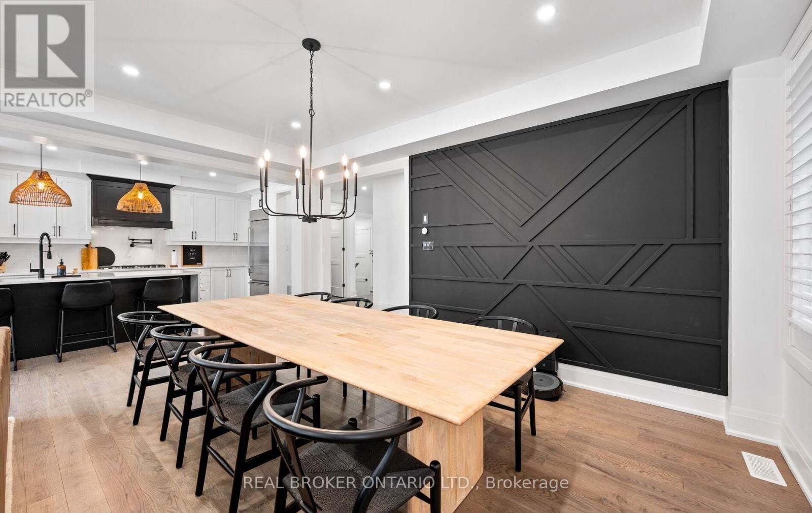 547 VETERANS DRIVE Image 12