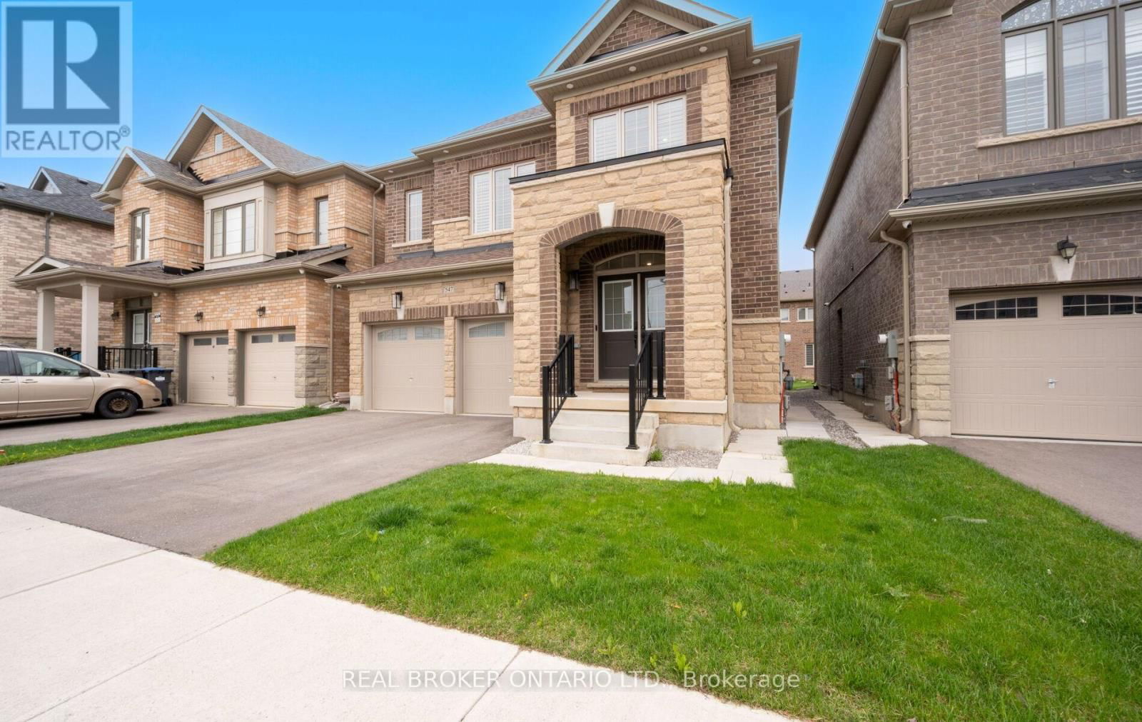 547 VETERANS DRIVE Image 3