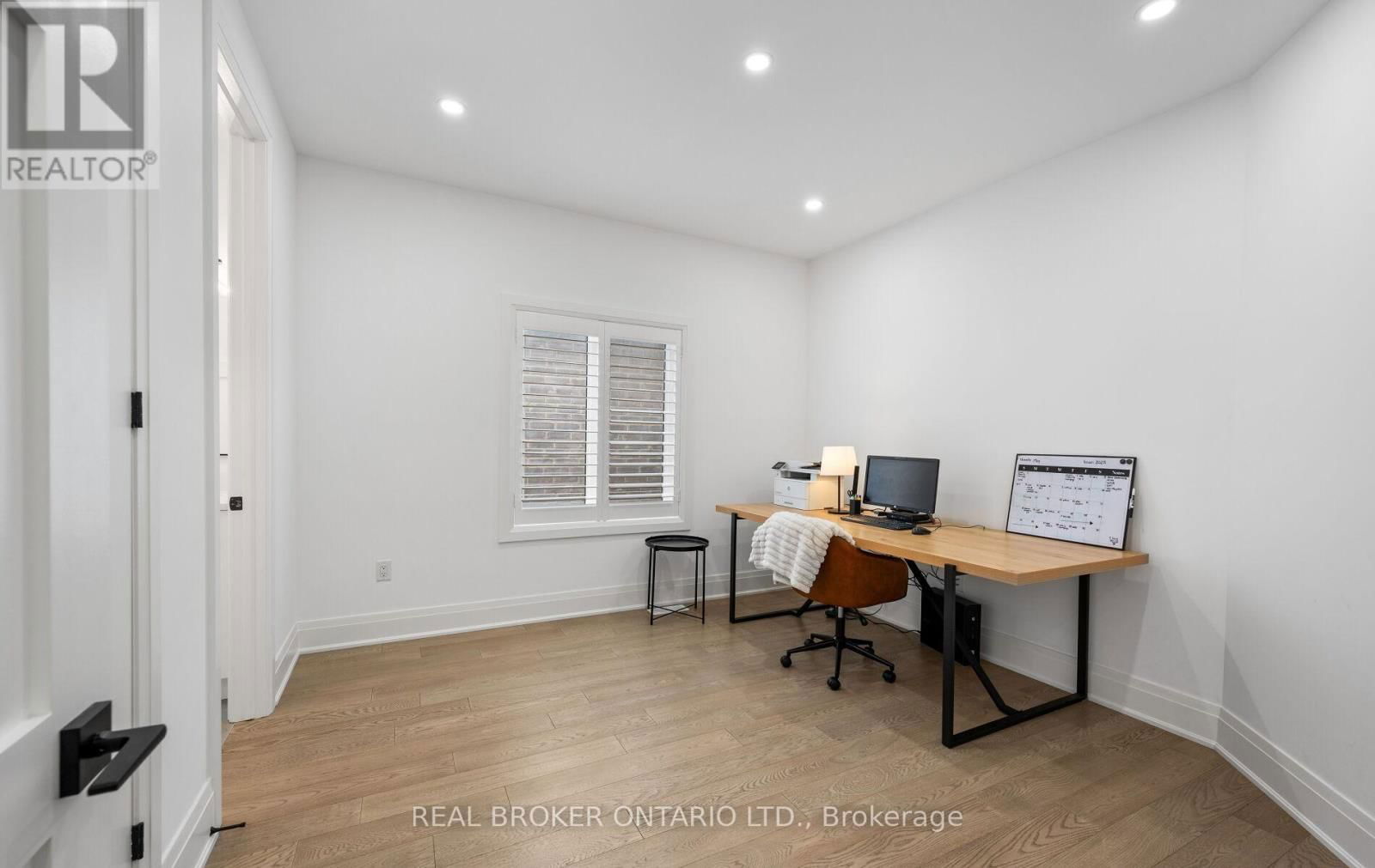 547 VETERANS DRIVE Image 38